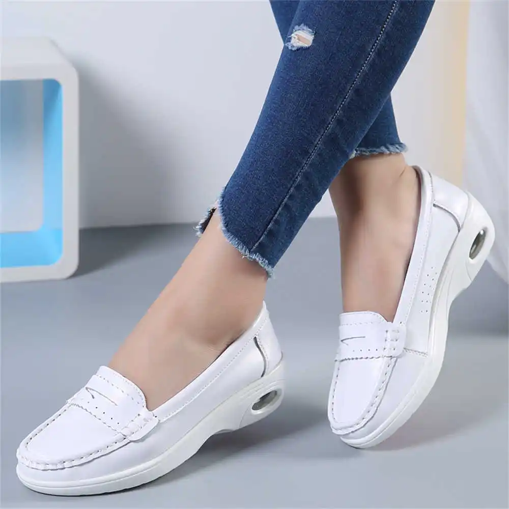Thick Sole Slipon White Traine - Shop Deals On Vintage Collectible Items avaliação e preço
