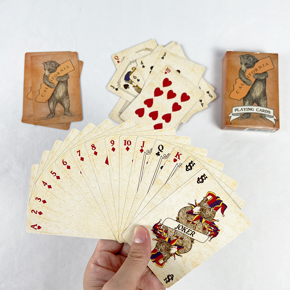 57x72mm Vintage Colourful Bear - Vintage Collectible Playing Cards avaliação e preço