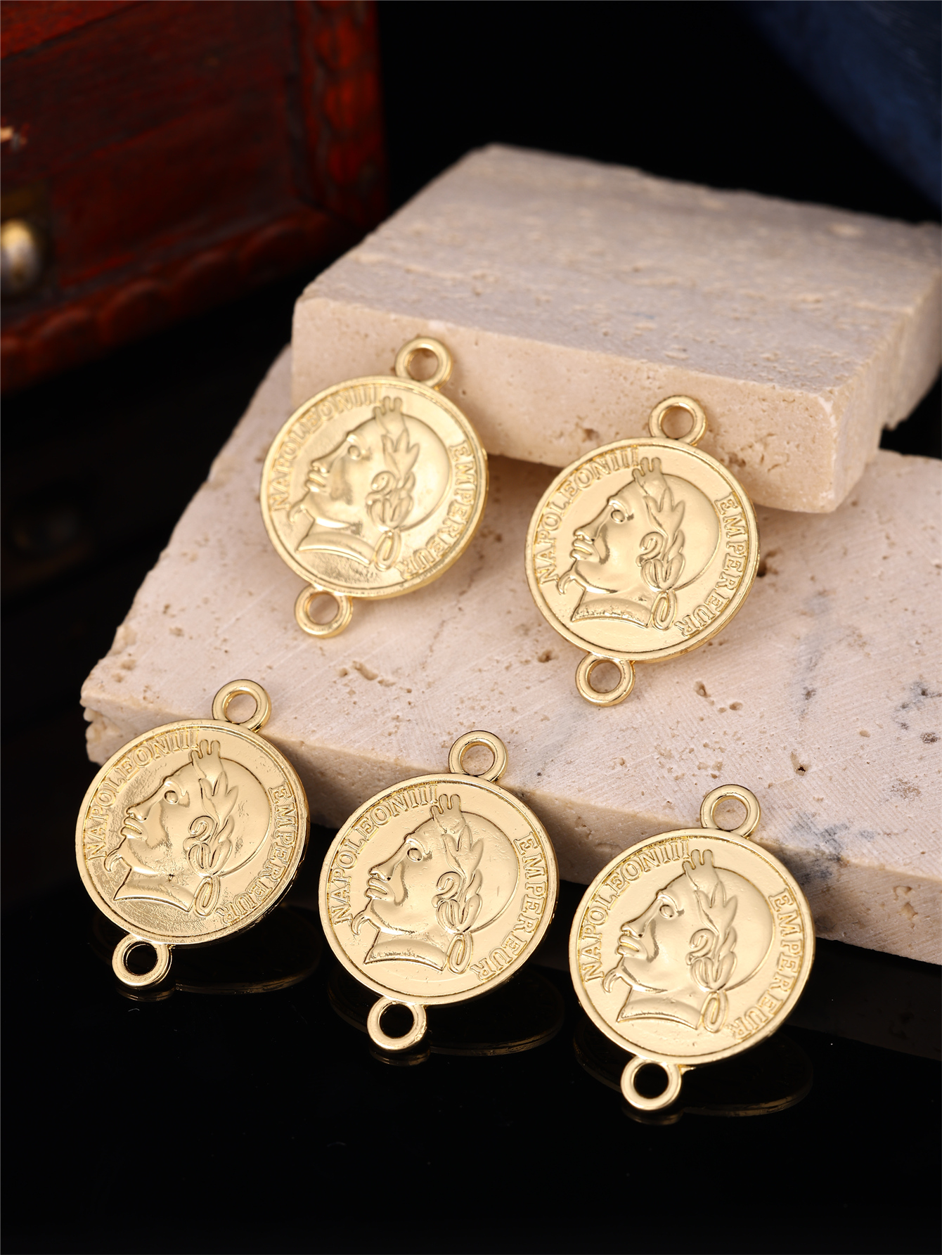 Coin-Shaped DIY Women's Robe A - Vintage Collectible Item avaliação e preço