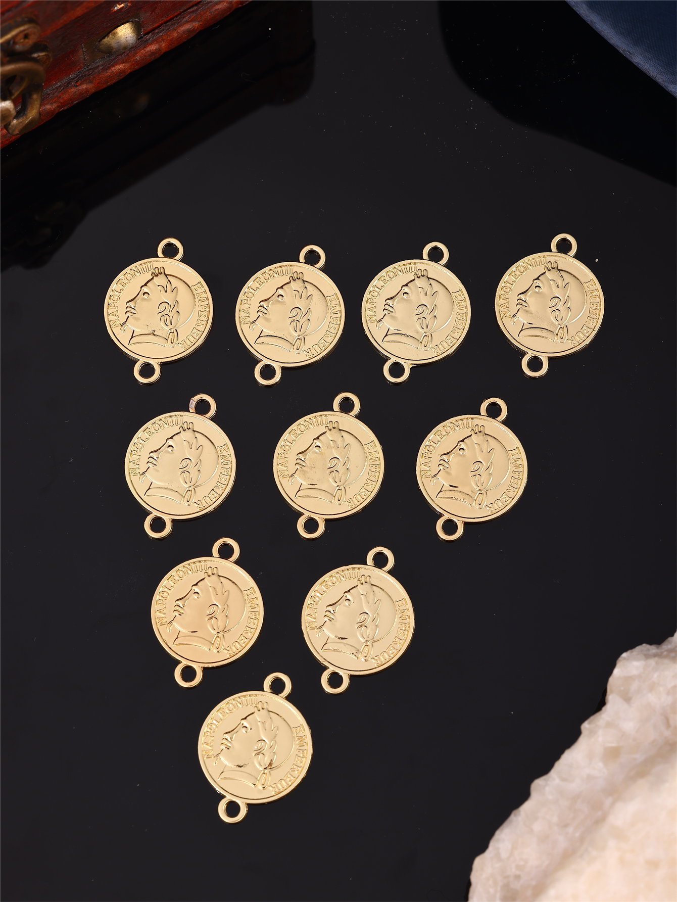 Coin-Shaped DIY Women's Robe A - Vintage Collectible Item avaliação e preço