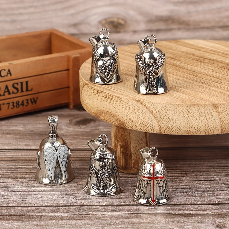 Lucky Bell Keychain Vintage Cr - Vintage Collectible Item avaliação e preço