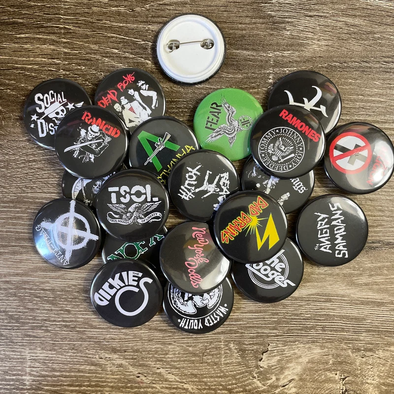 Vintage US Punk Rock Band Pinb - Vintage Collectible Pins avaliação e preço
