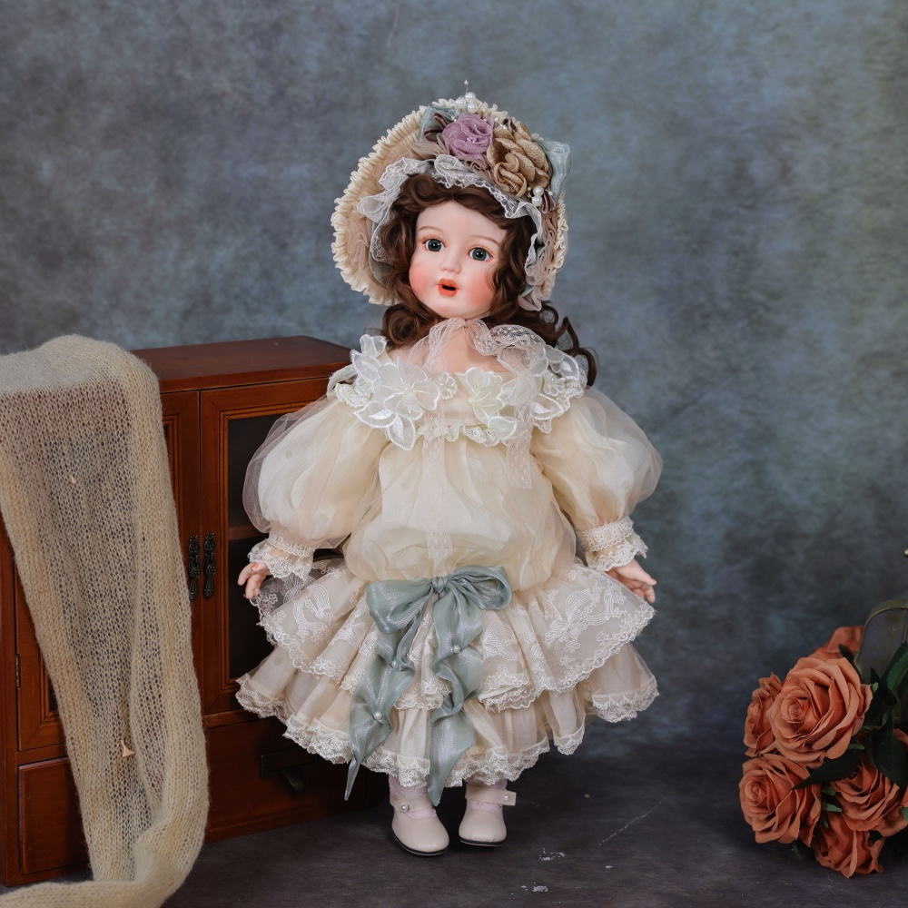 20 inch Cloveray Kawaii Thick  - Vintage Collectible Porcelain Dolls avaliação e preço