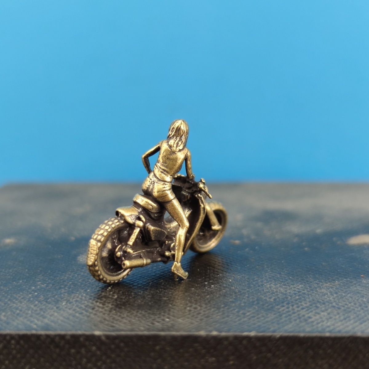 ​​2.4cm Brass Vintage Scooter  - Vintage Collectible And Vintage Dolls avaliação e preço