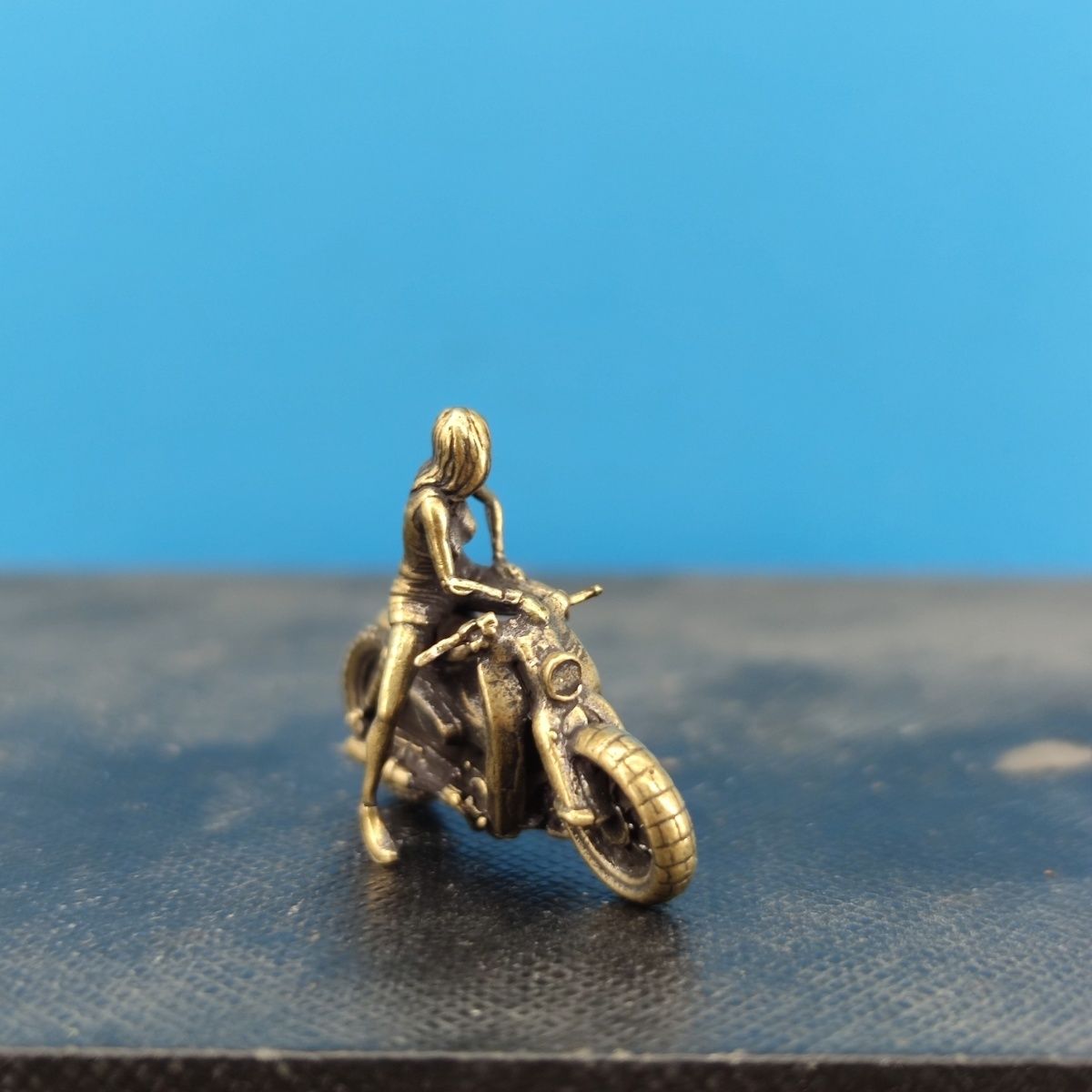 ​​2.4cm Brass Vintage Scooter  - Vintage Collectible And Vintage Dolls avaliação e preço