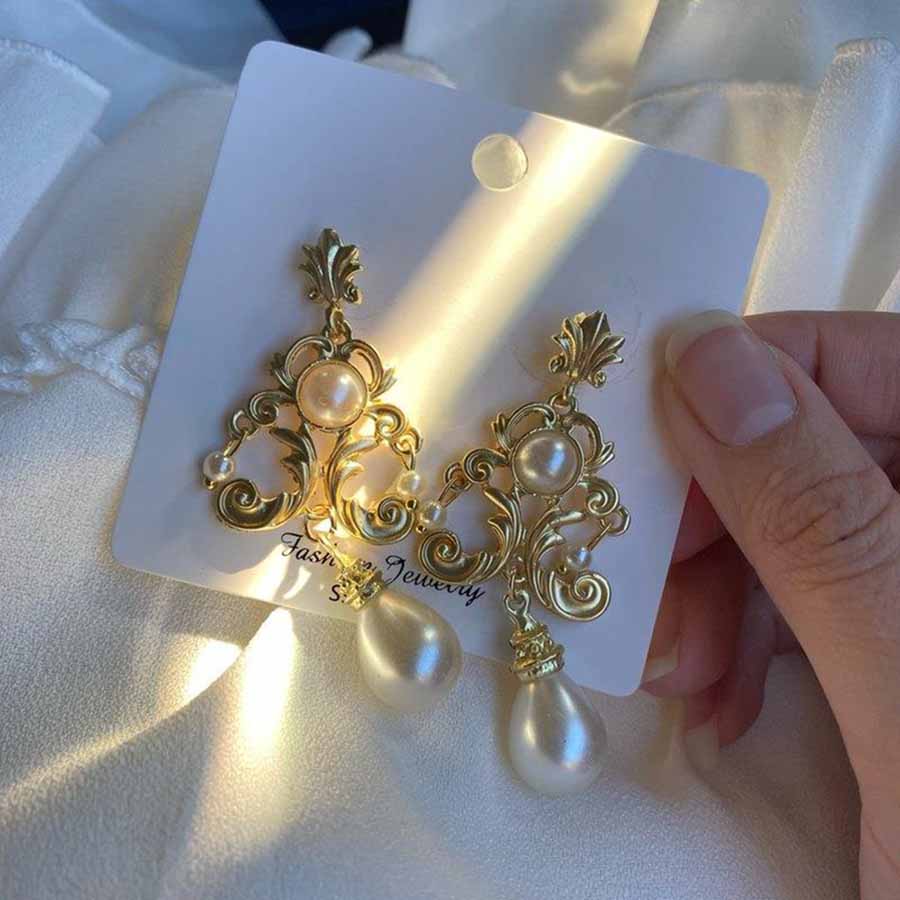 Retro Luxury Baroque Bride Ear - Vintage Collectible Figures avaliação e preço